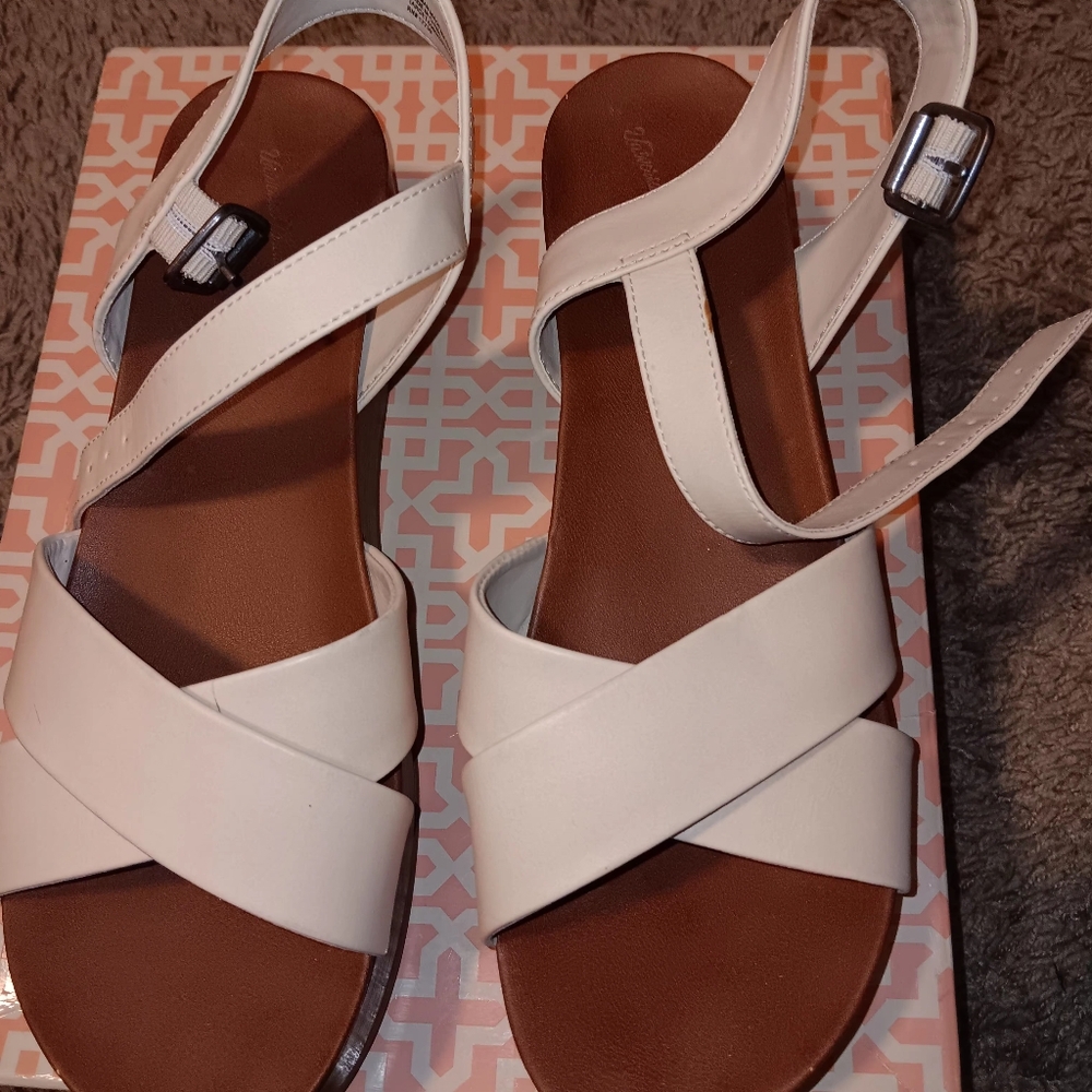 Target brand Universal Thread beige sandals size 9 1/2.